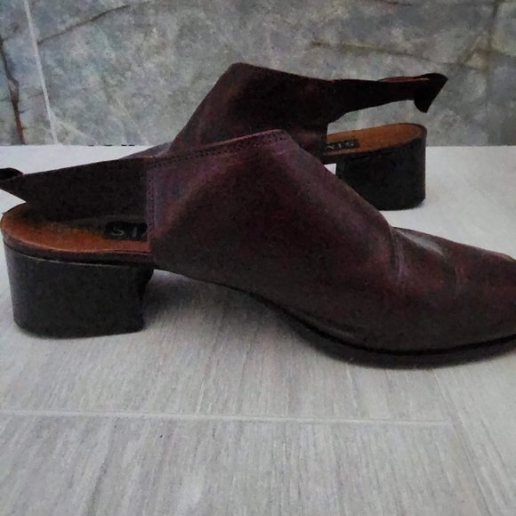 Vintage European 90's Brown Leather Simard Sling Back Open Toed Heels - Picture 4 of 5